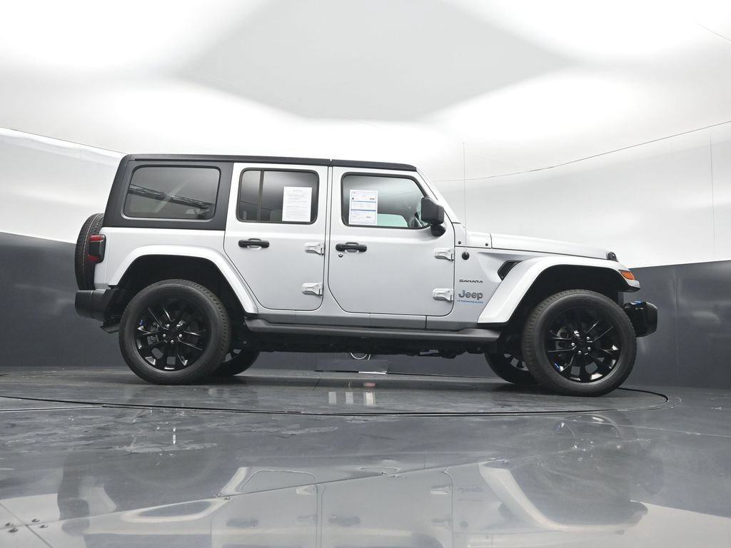 Used 2023 Jeep Wrangler Unlimited Sahara w/ Cold Weather Group AWD/4WD image 45