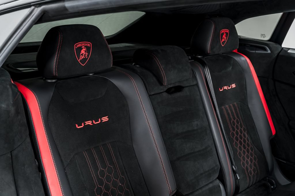 Used 2024 Lamborghini Urus Performante AWD/4WD image 35