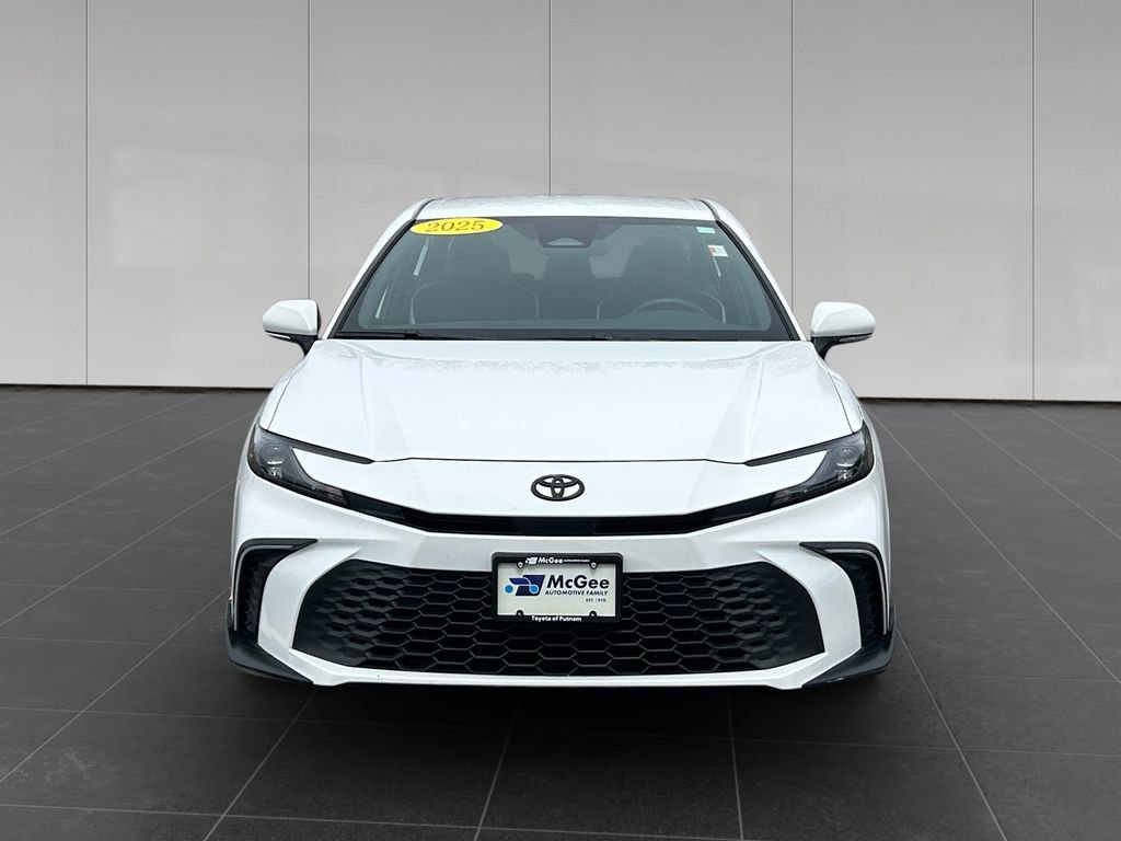 Used 2025 Toyota Camry SE AWD/4WD image 8