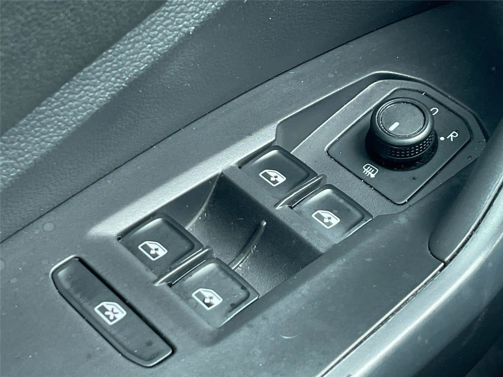 Used 2020 Volkswagen Jetta SE w/ SE Cold Weather Package FWD image 27