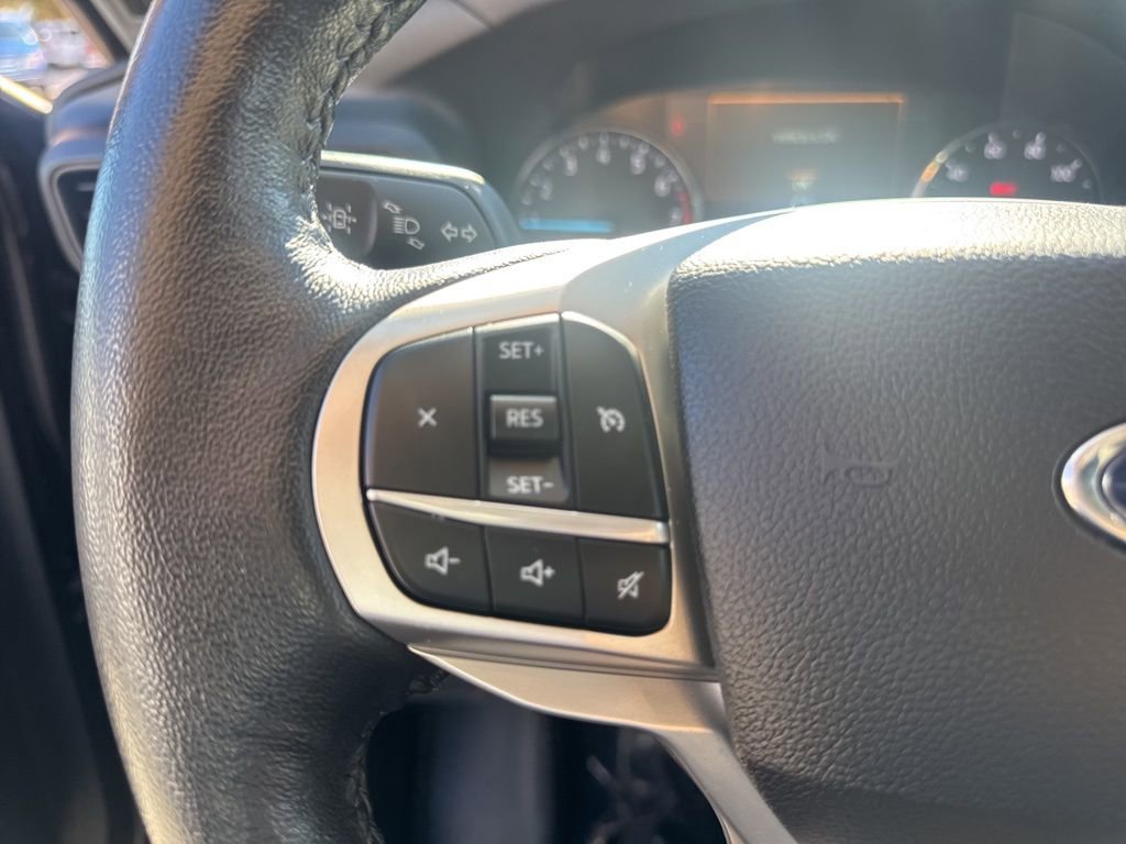 Certified 2022 Ford Explorer XLT image 60