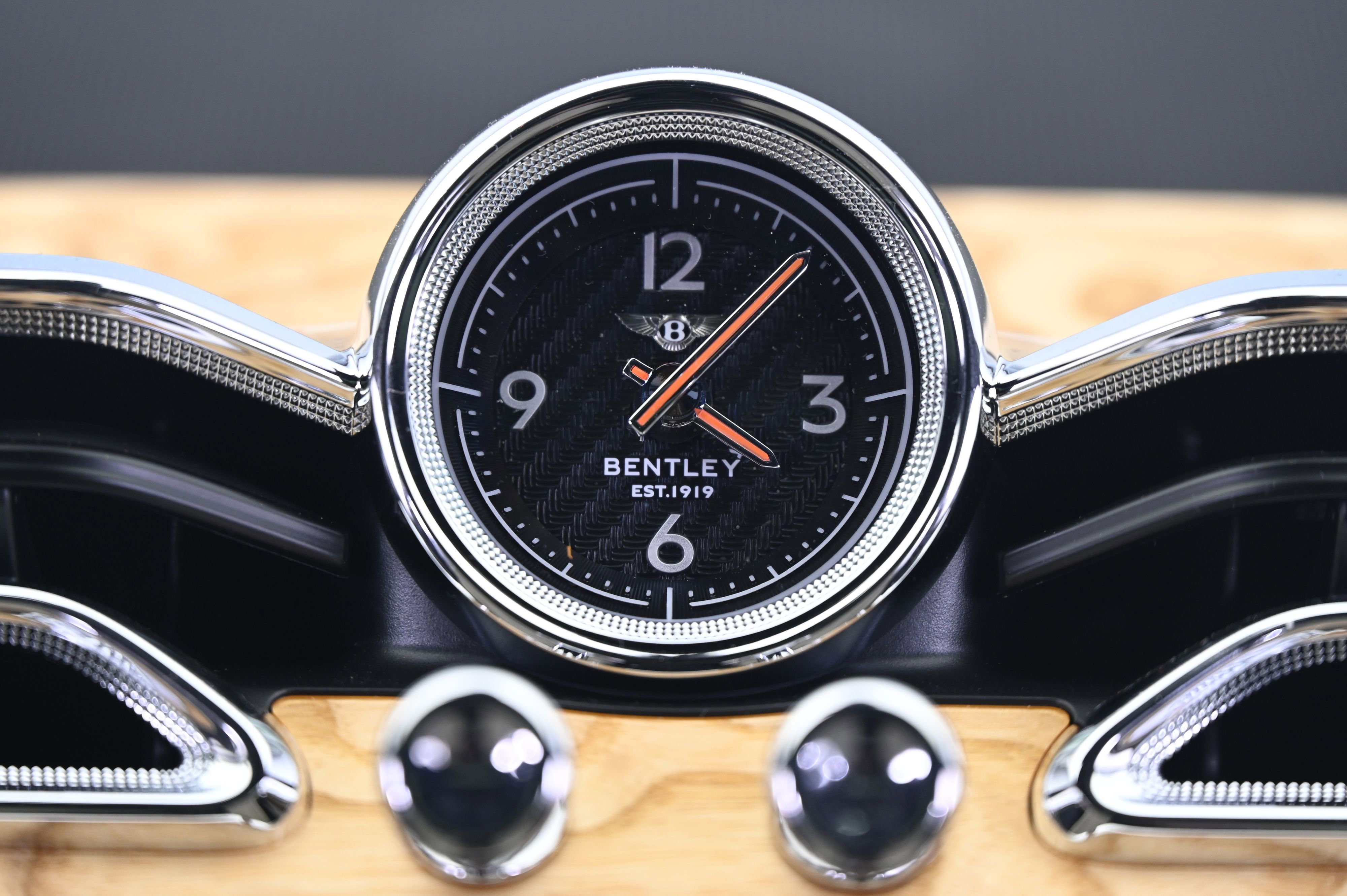 Used 2024 Bentley Bentayga Extended Wheelbase image 34