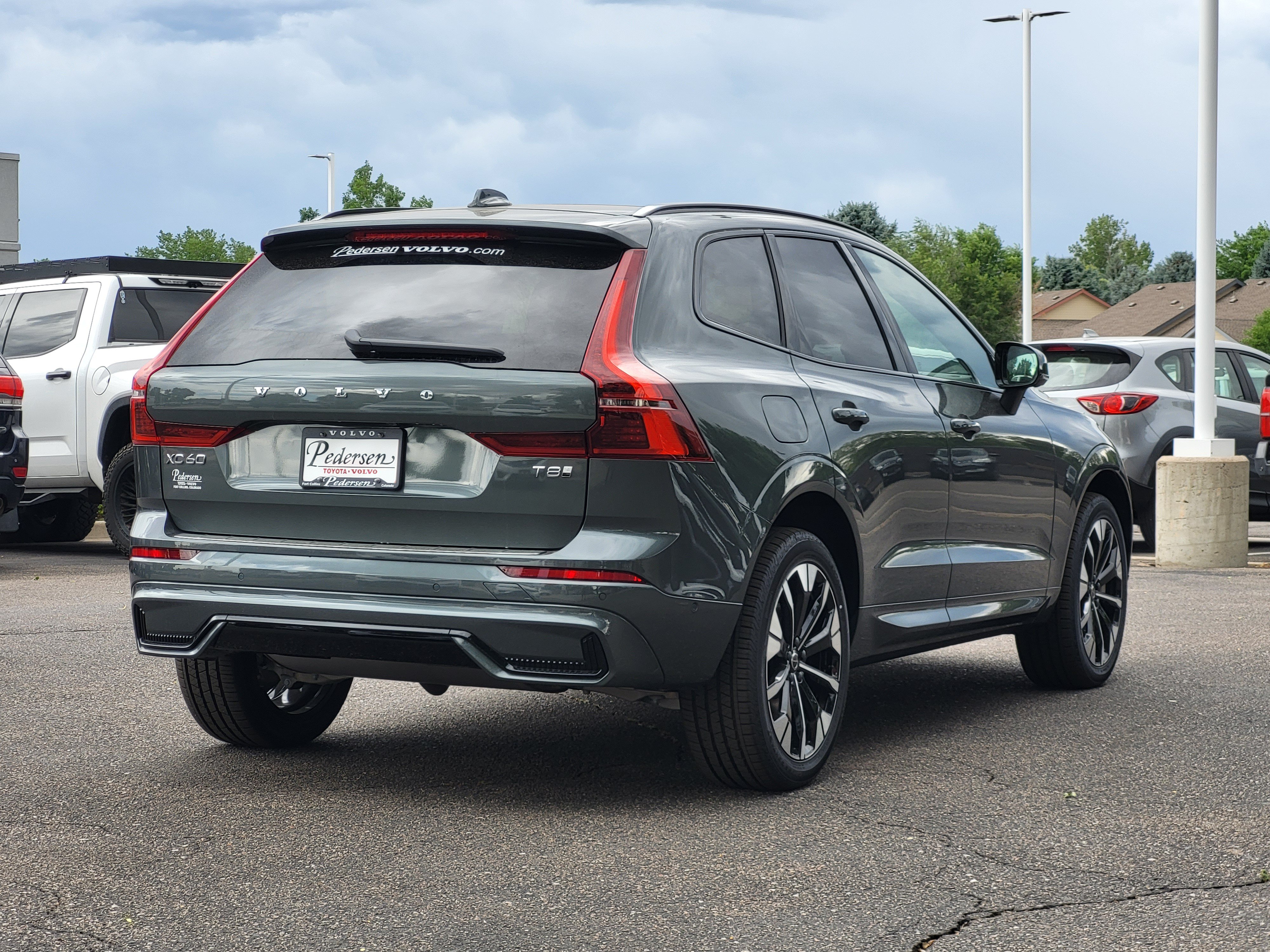 New 2026 Volvo XC60 T8 Plus w/ Protection Package Premier AWD/4WD image 3