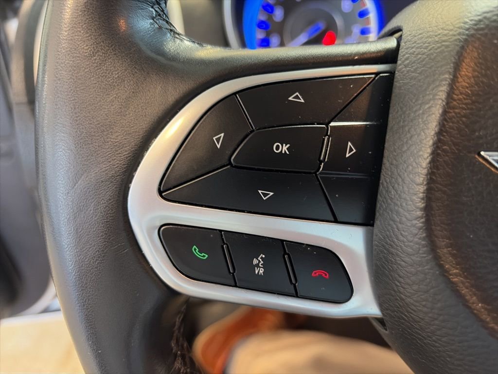 Used 2020 Chrysler 300 Touring L w/ Quick Order Package 2EF image 28