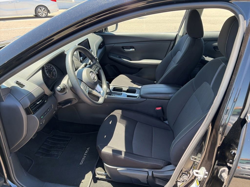 Used 2025 Nissan Sentra SV FWD image 15