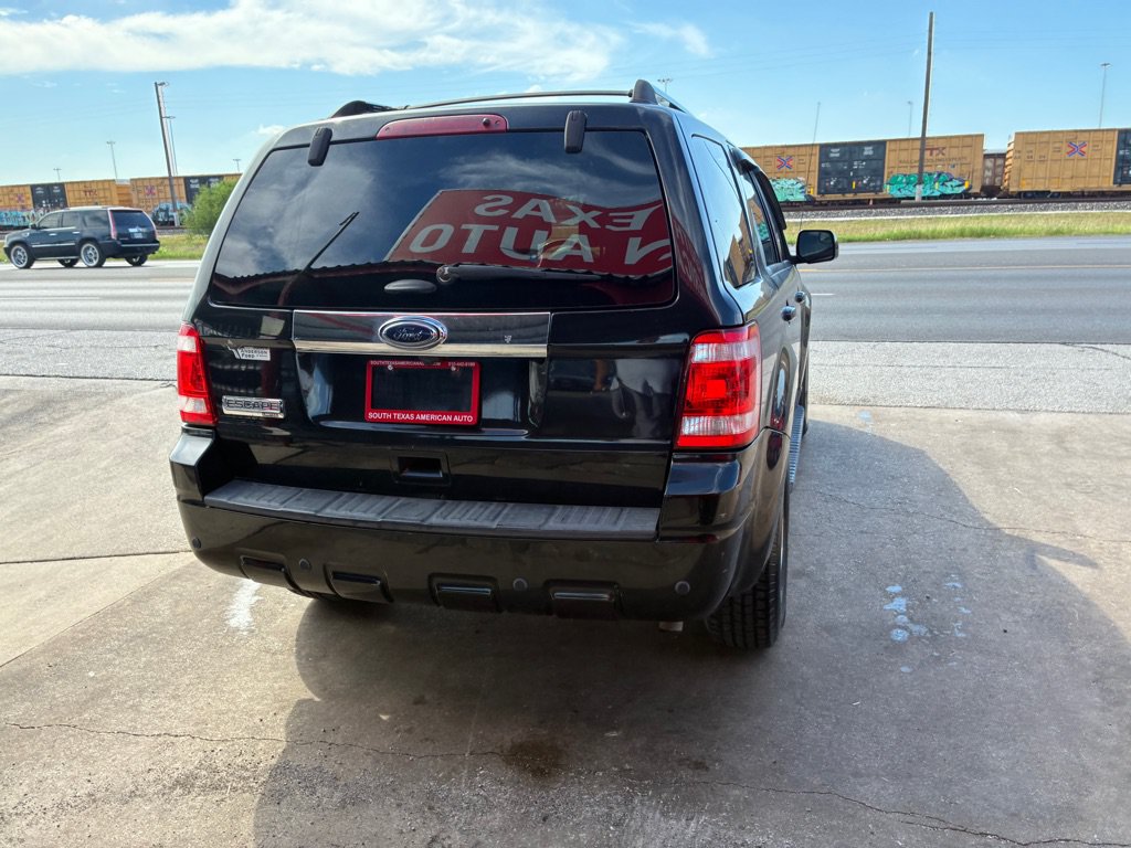 Used 2011 Ford Escape Limited w/ 302A Rapid Spec Order Code FWD image 9