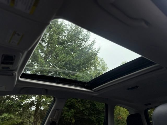 Used 2017 Subaru Forester 2.5i Touring AWD/4WD image 35