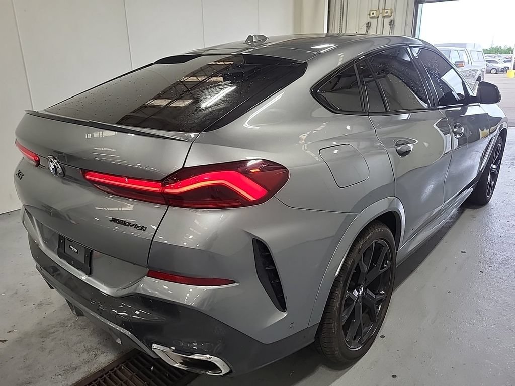 Used 2024 BMW X6 xDrive40i w/ Premium Package AWD/4WD image 3