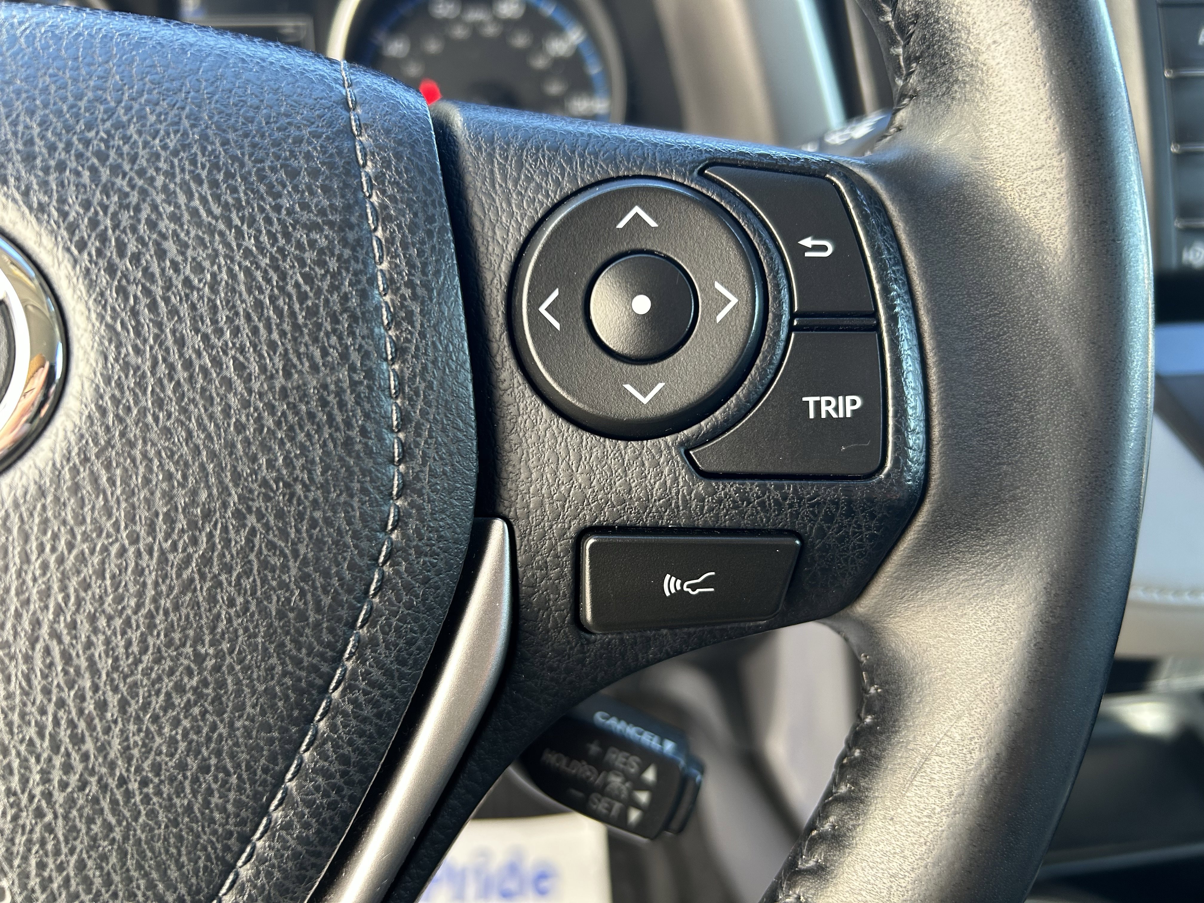 Certified 2018 Toyota RAV4 XLE image 24