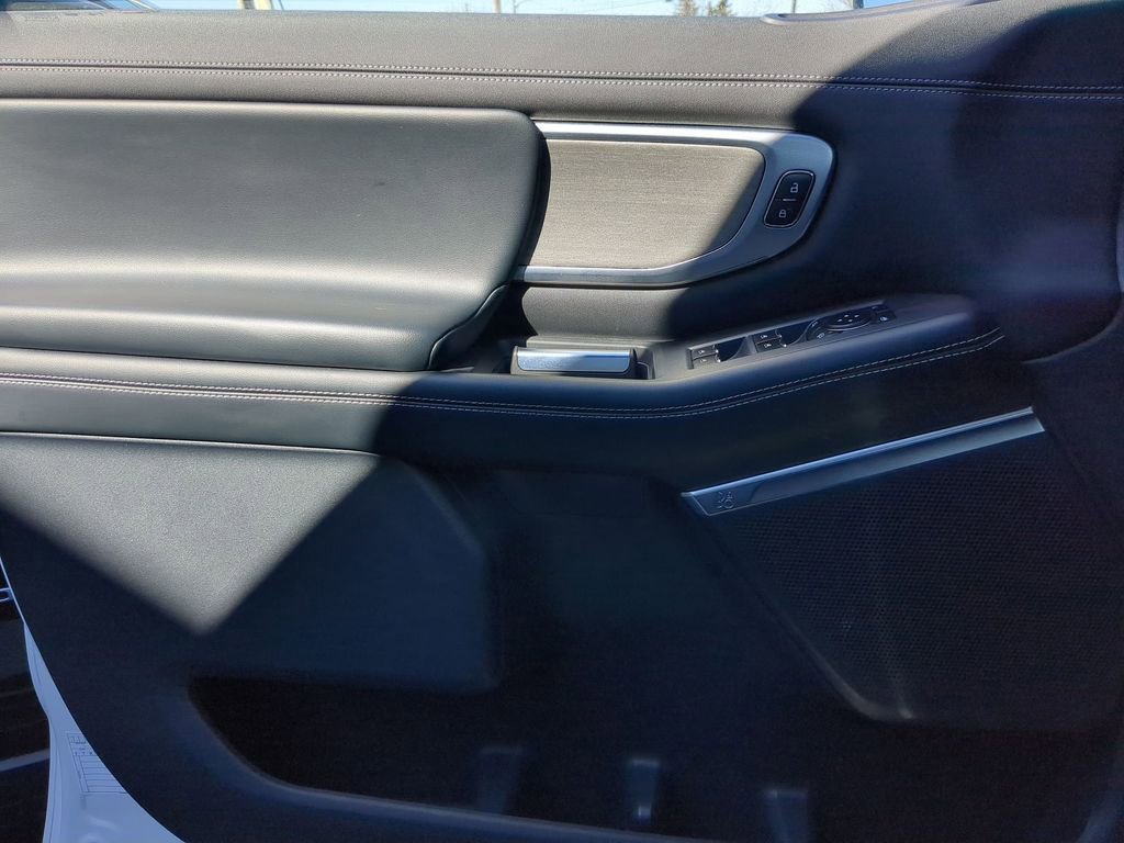 Used 2025 Ford Expedition Max Platinum image 11