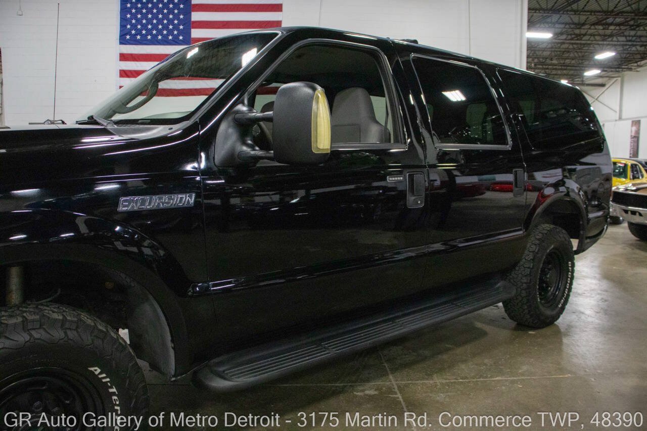 Used 2005 Ford Excursion XLT AWD/4WD image 20