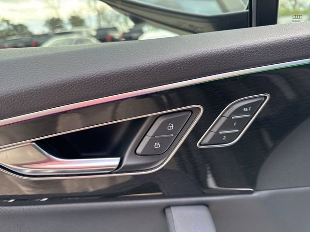 Used 2025 Audi Q7 3.0T Premium Plus image 21