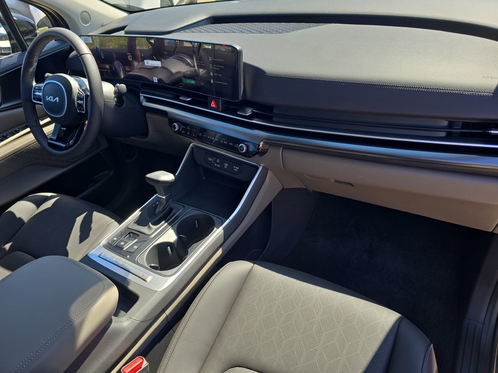 New 2026 Kia Carnival FWD image 11