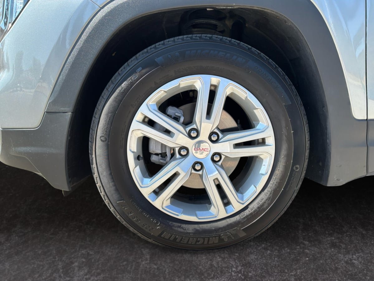 Used 2023 GMC Terrain SLE FWD image 9