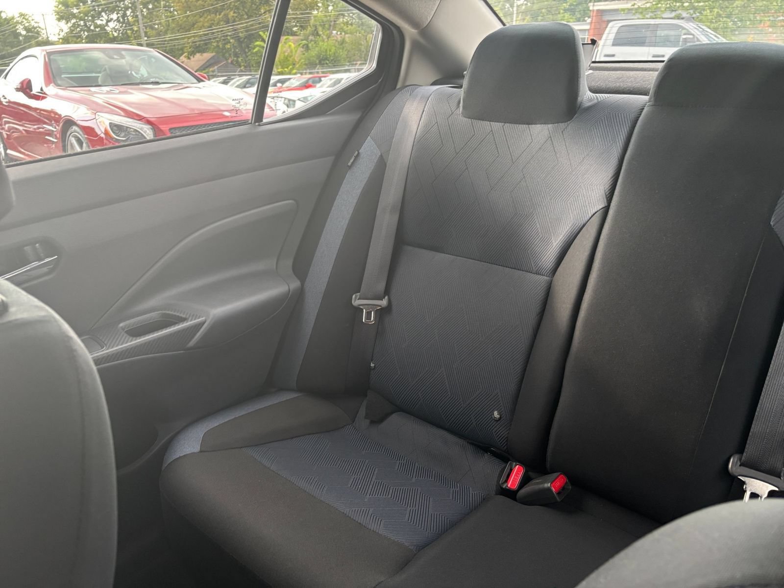 Used 2025 Nissan Versa SV FWD image 38