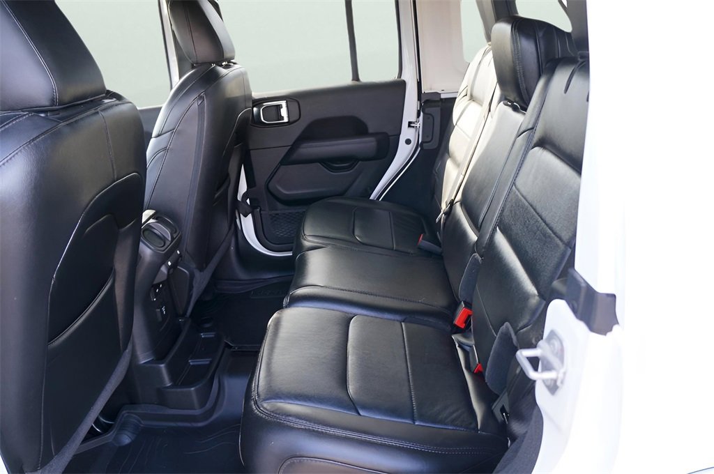 Used 2023 Jeep Wrangler Sahara image 14