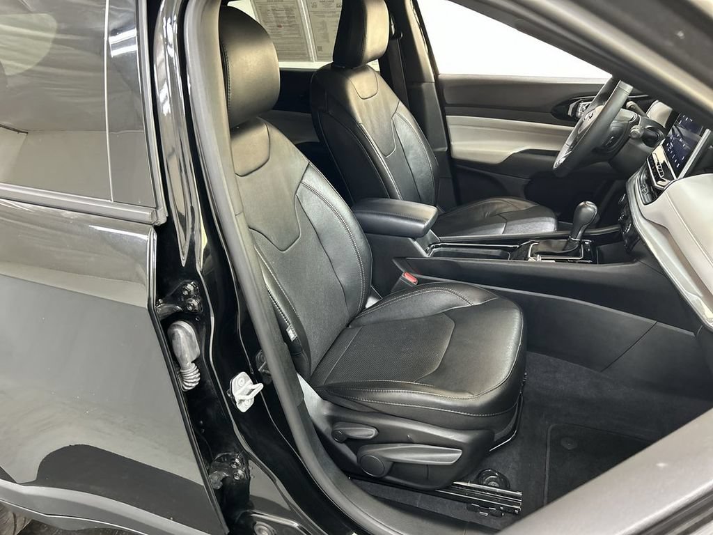 Used 2023 Jeep Compass Limited AWD/4WD image 20