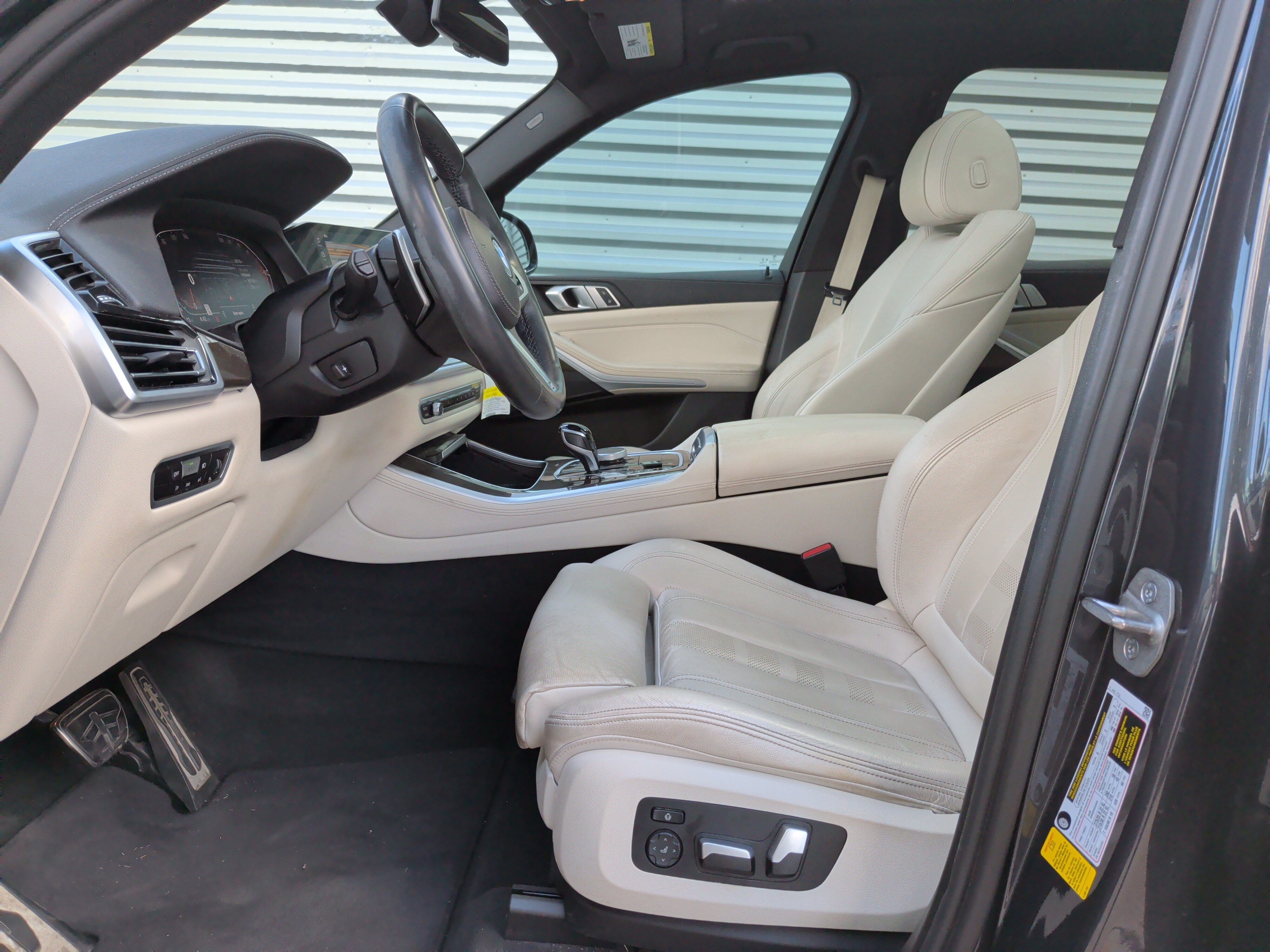 Used 2022 BMW X5 sDrive40i w/ M Sport Package RWD image 15
