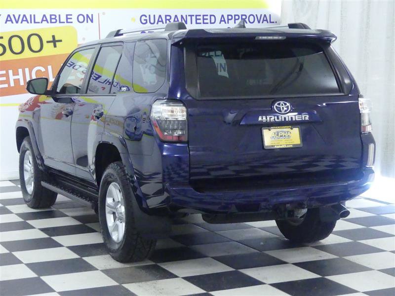 Used 2020 Toyota 4Runner SR5 Premium w/ Moonroof Package AWD/4WD image 4