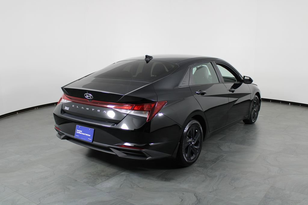 Certified 2023 Hyundai Elantra SEL image 16