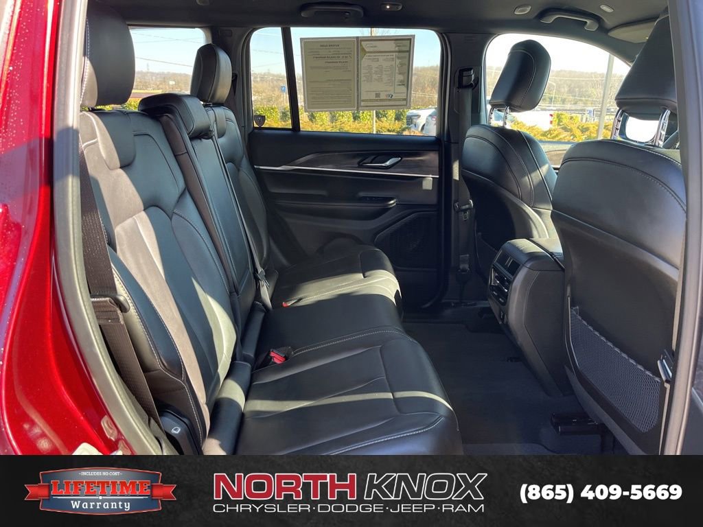 Used 2025 Jeep Grand Cherokee Limited image 21