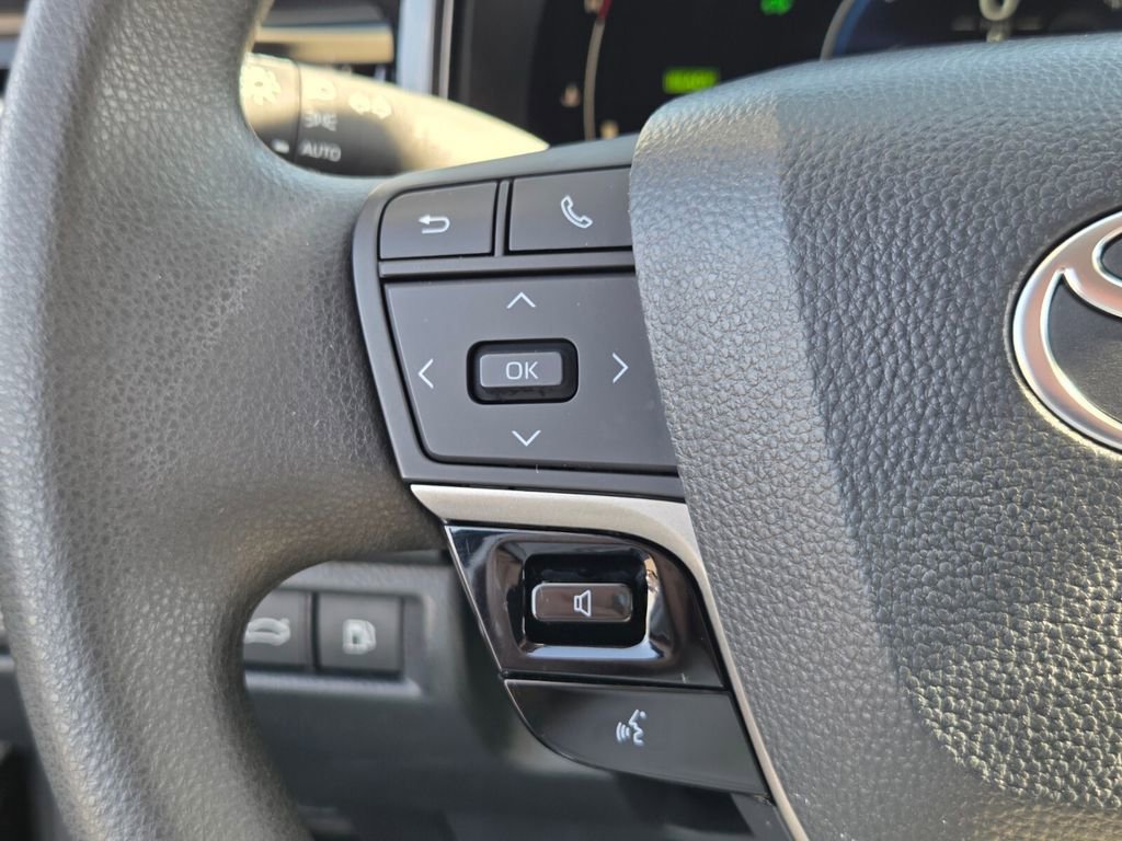 Certified 2025 Toyota Camry LE FWD image 22