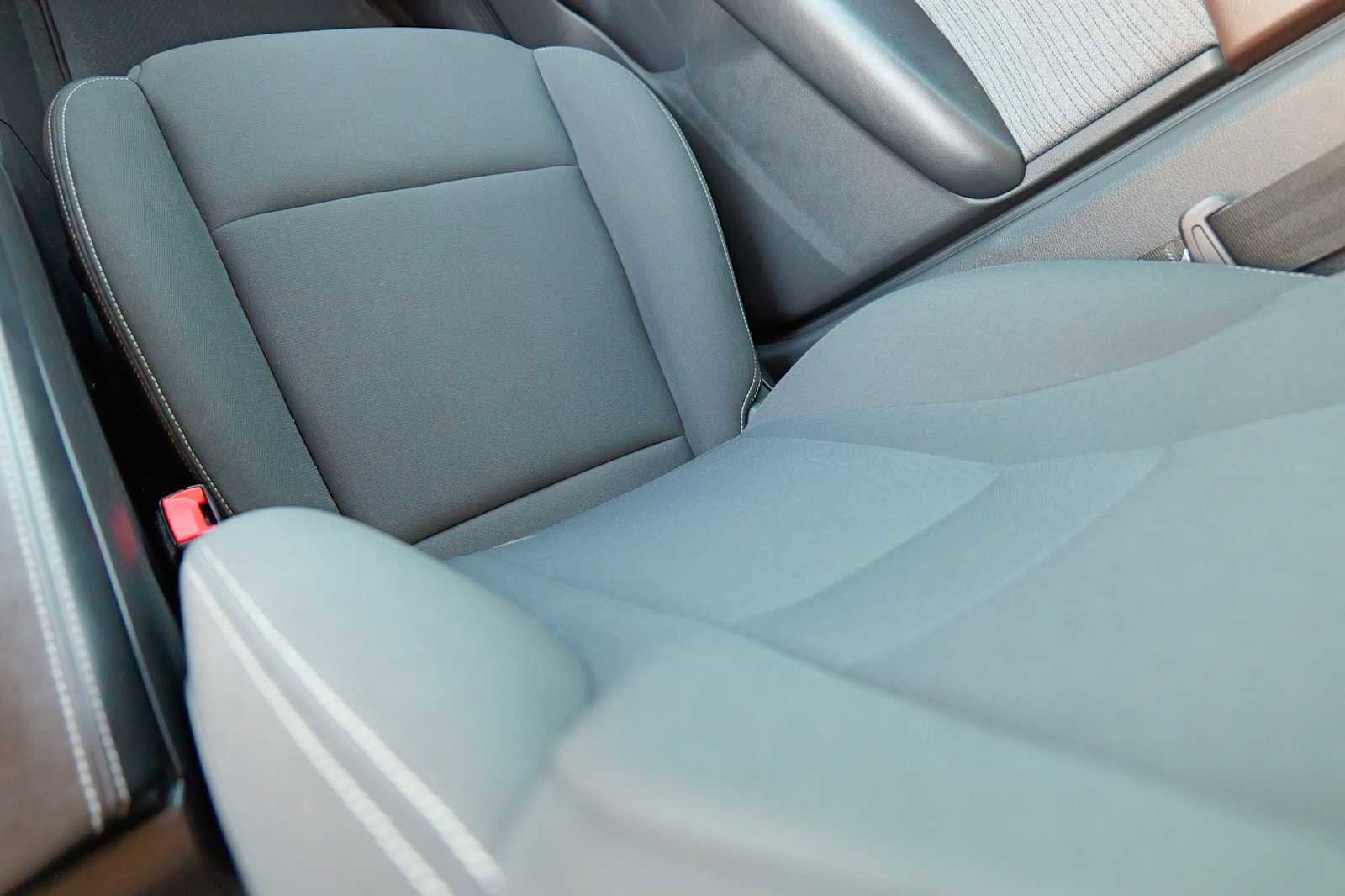 Used 2023 Nissan Rogue S image 27