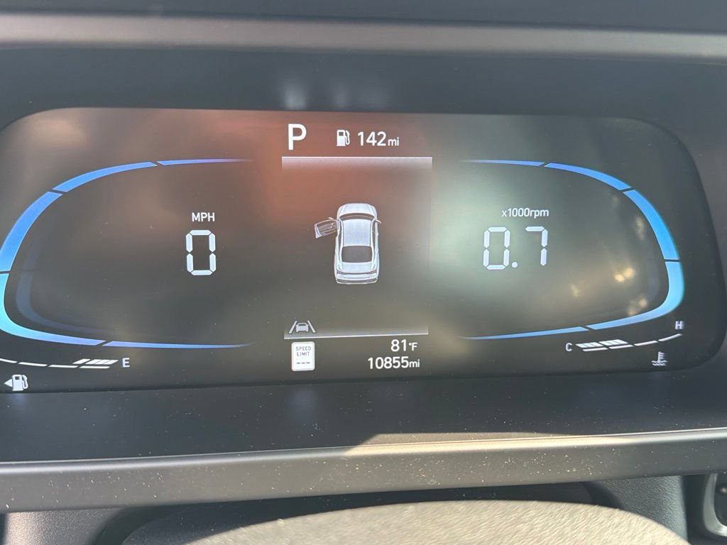 Used 2025 Hyundai Elantra Sport FWD image 14