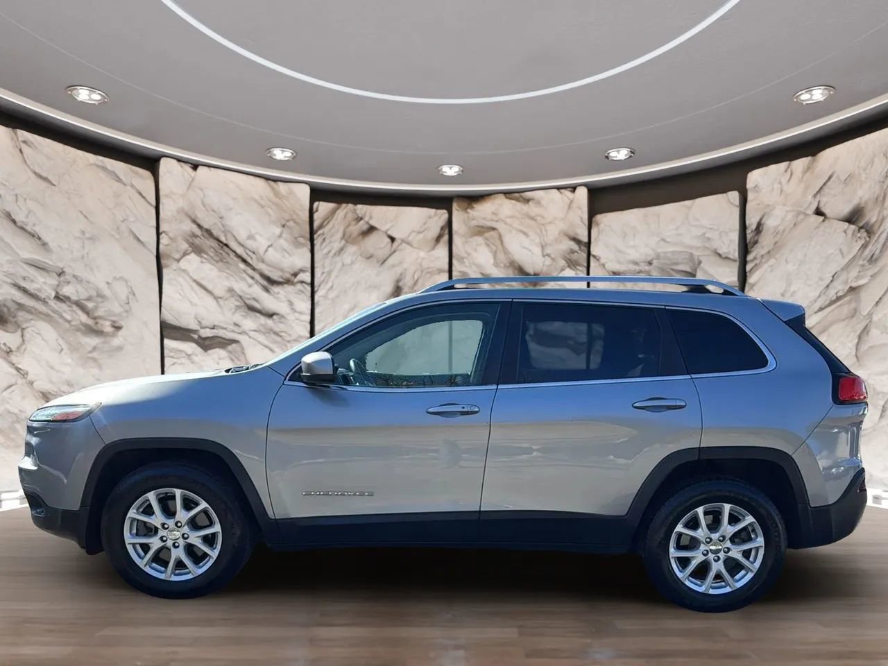 Used 2015 Jeep Cherokee Latitude w/ Comfort/Convenience Group image 8