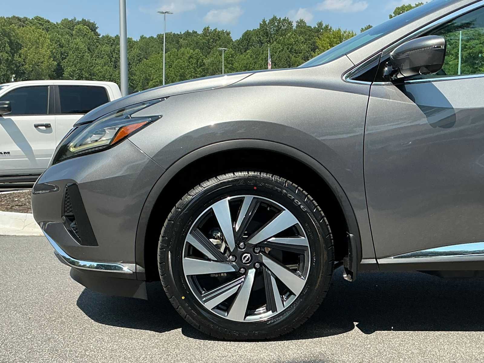 Used 2023 Nissan Murano SL w/ Cargo Package AWD/4WD image 11