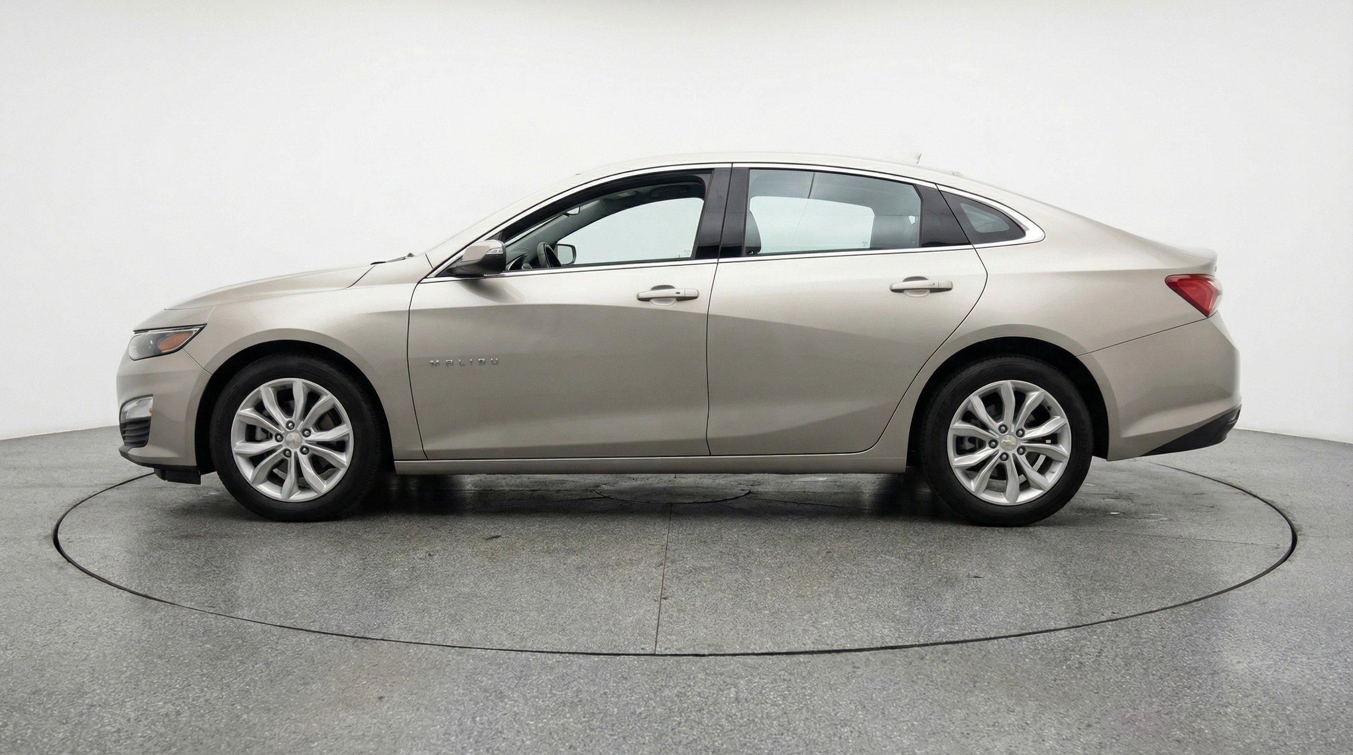Used 2024 Chevrolet Malibu LT image 5
