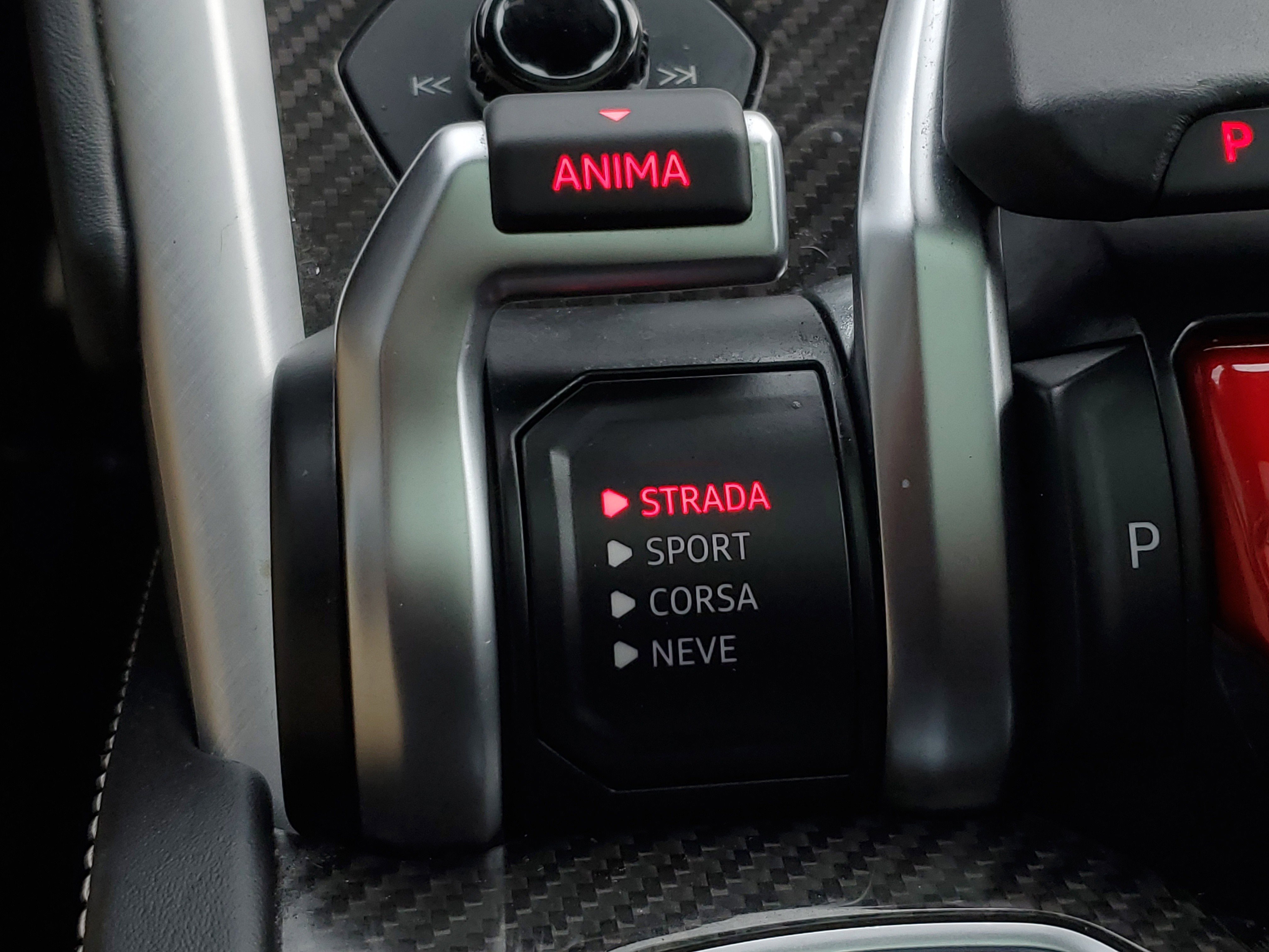 Used 2021 Lamborghini Urus image 37