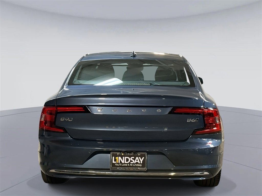 Used 2023 Volvo S90 B6 Plus image 11