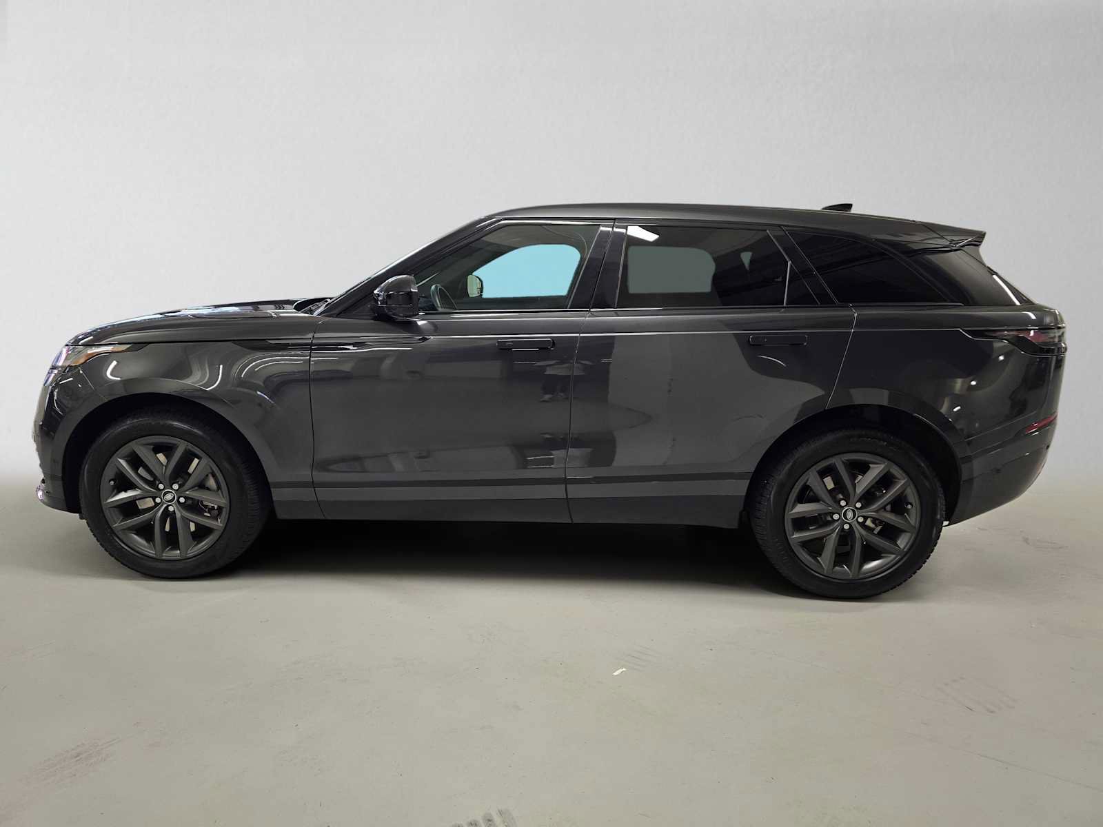 Used 2026 Land Rover Range Rover Velar Dynamic SE AWD/4WD image 2