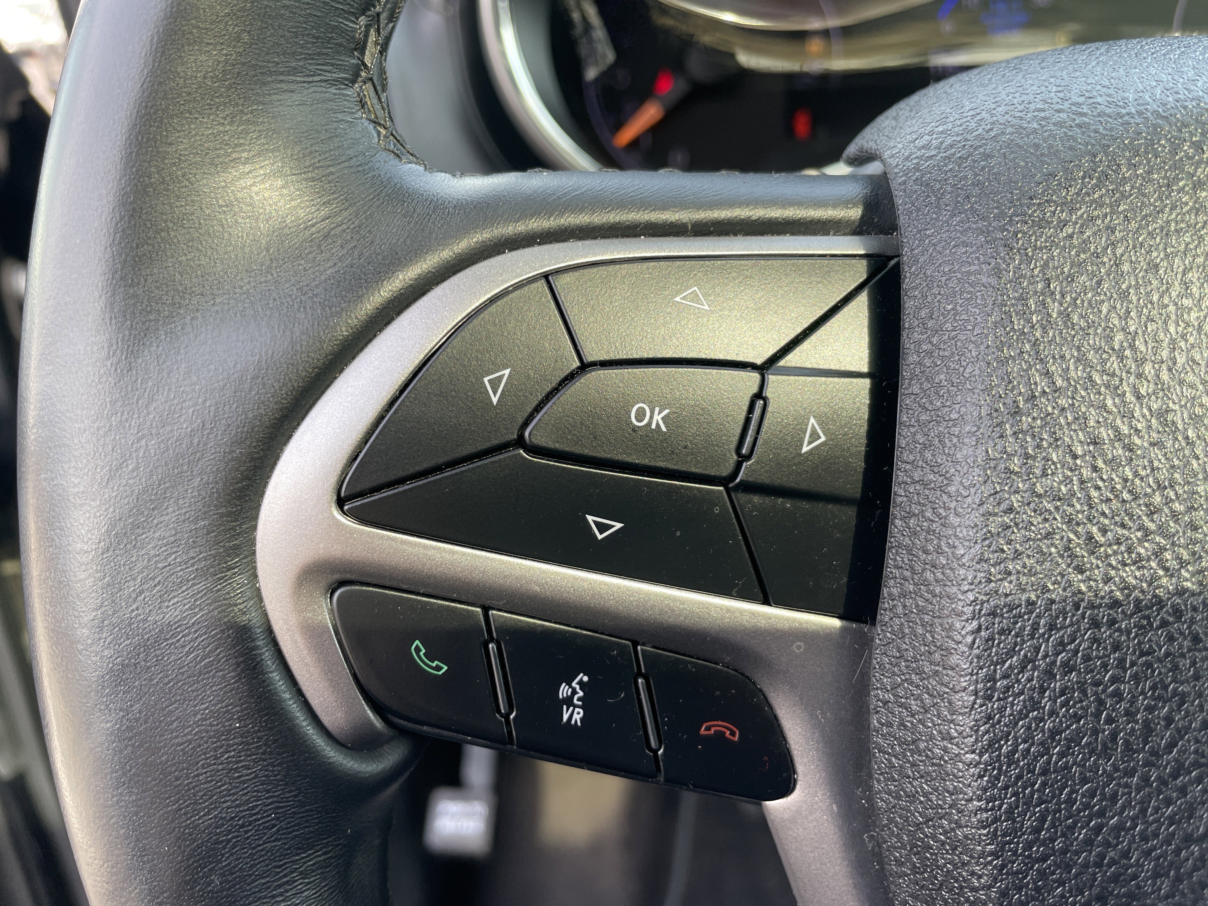 Used 2018 Jeep Grand Cherokee Overland image 46