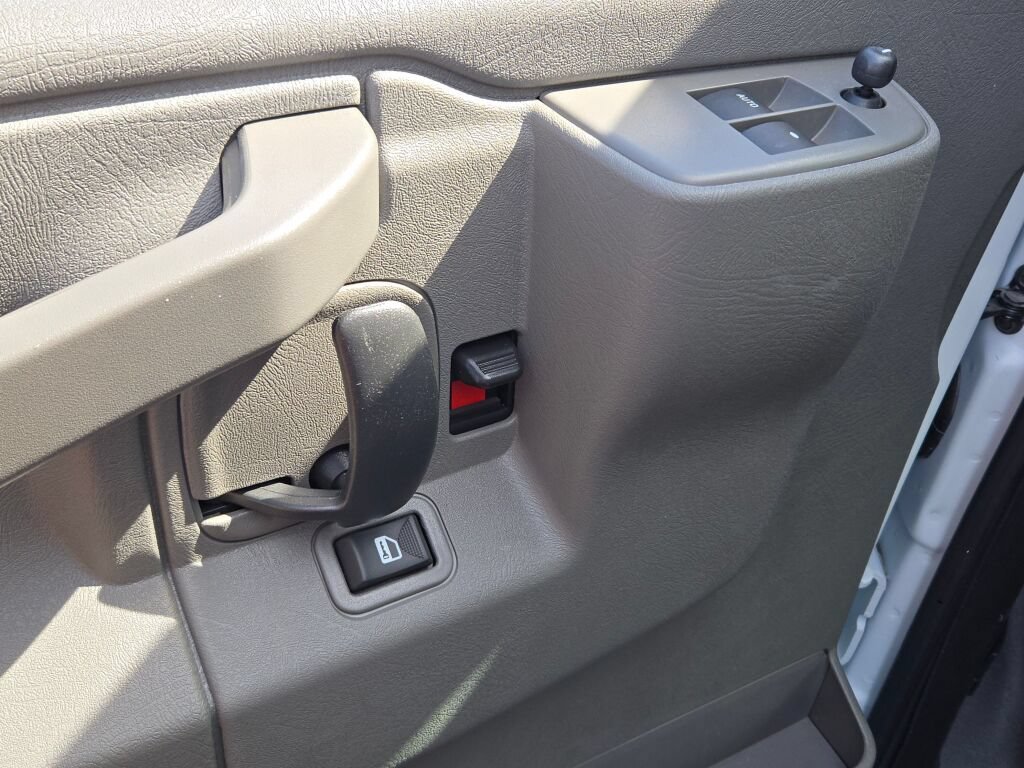 New 2026 Chevrolet Express 2500 Extended w/ Enhanced Convenience Package RWD image 18