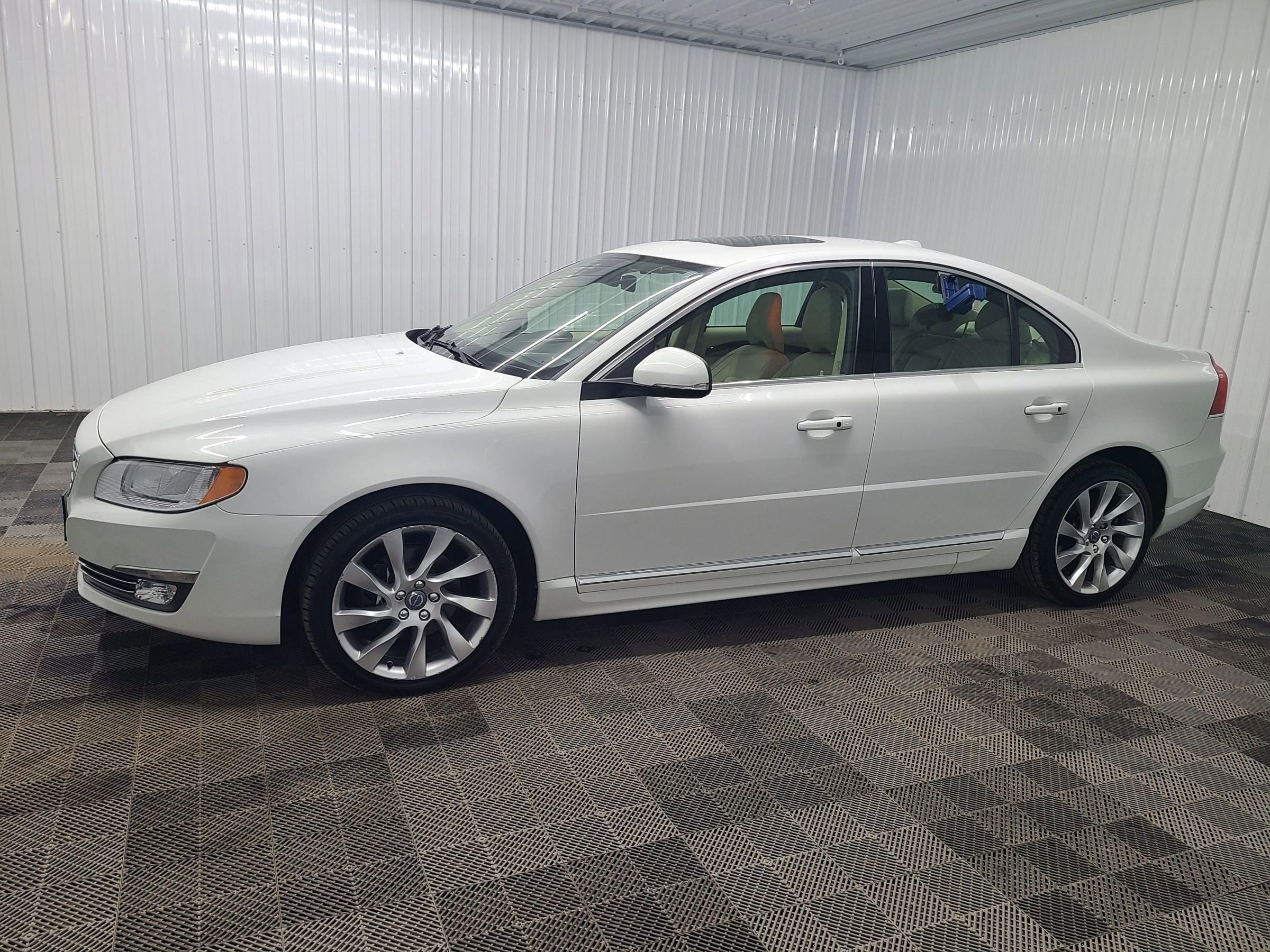 Used 2016 Volvo S80 T5 image 8