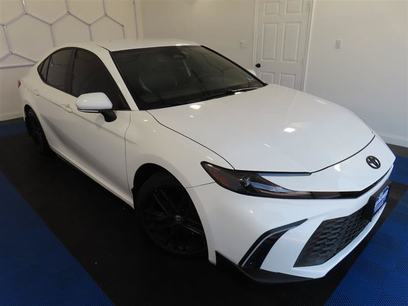 Used 2026 Toyota Camry SE w/ Convenience Package FWD image 5