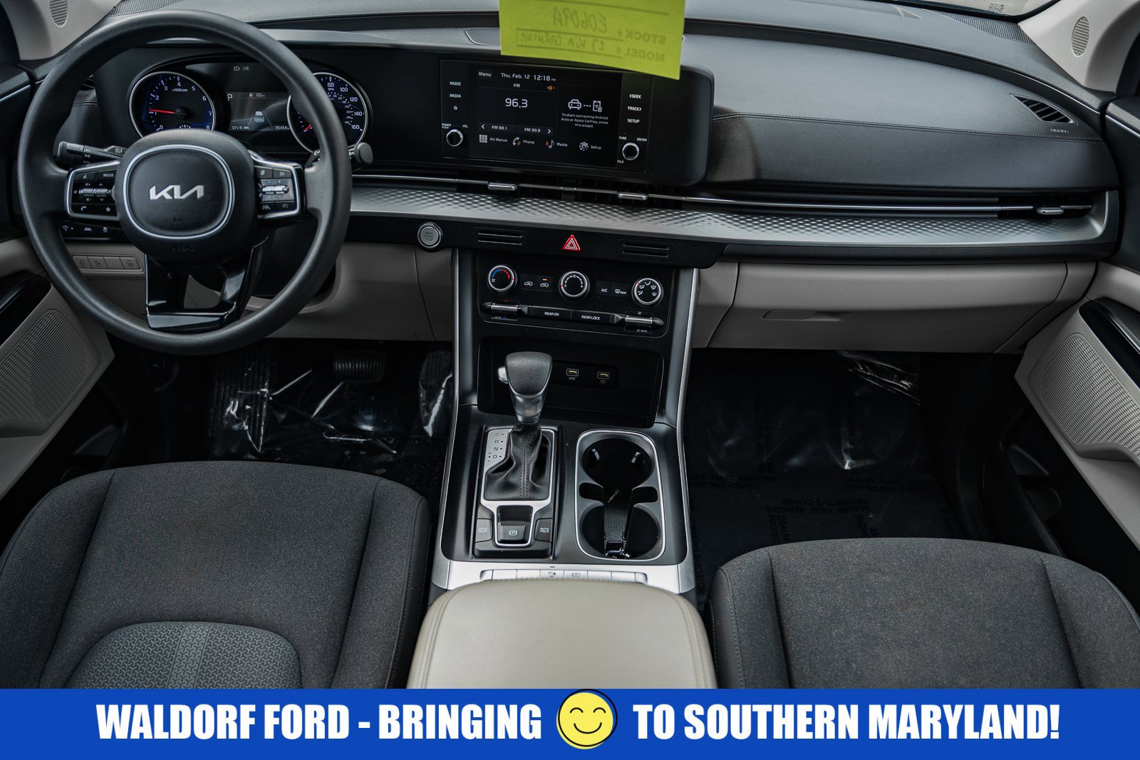 Used 2023 Kia Carnival LX image 17