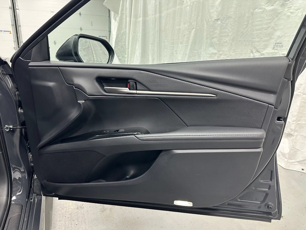 Used 2026 Toyota Camry XSE FWD image 59