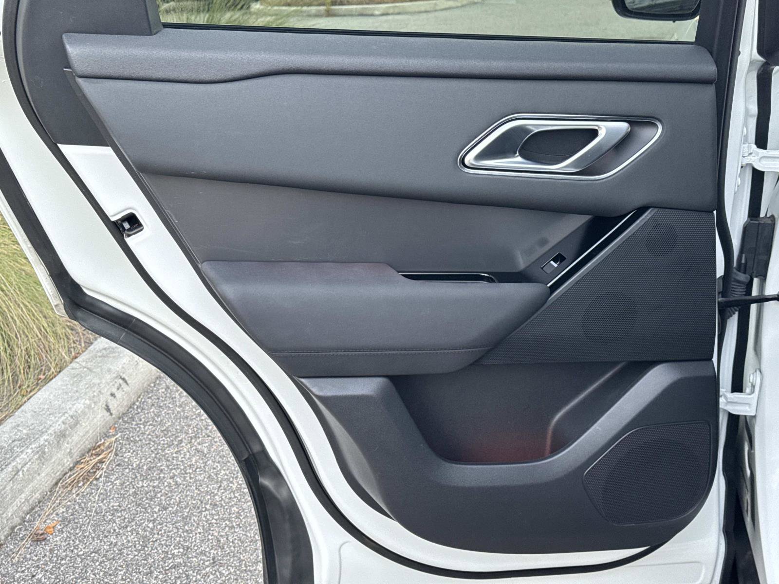 Used 2024 Land Rover Range Rover Velar Dynamic SE image 13