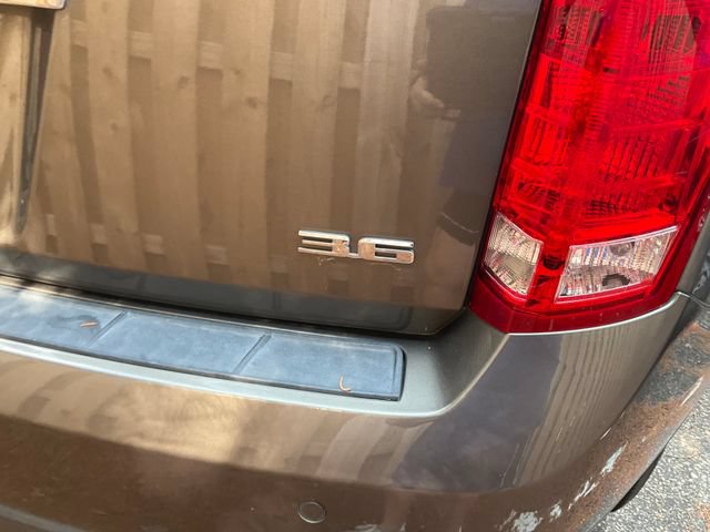 Used 2016 Cadillac SRX Luxury w/ Driver Awareness Package FWD image 6