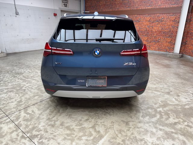 Used 2026 BMW X3 xDrive30 w/ Premium Package image 4