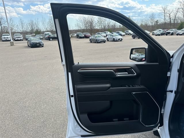 Used 2023 Chevrolet Silverado 1500 LT AWD/4WD image 26