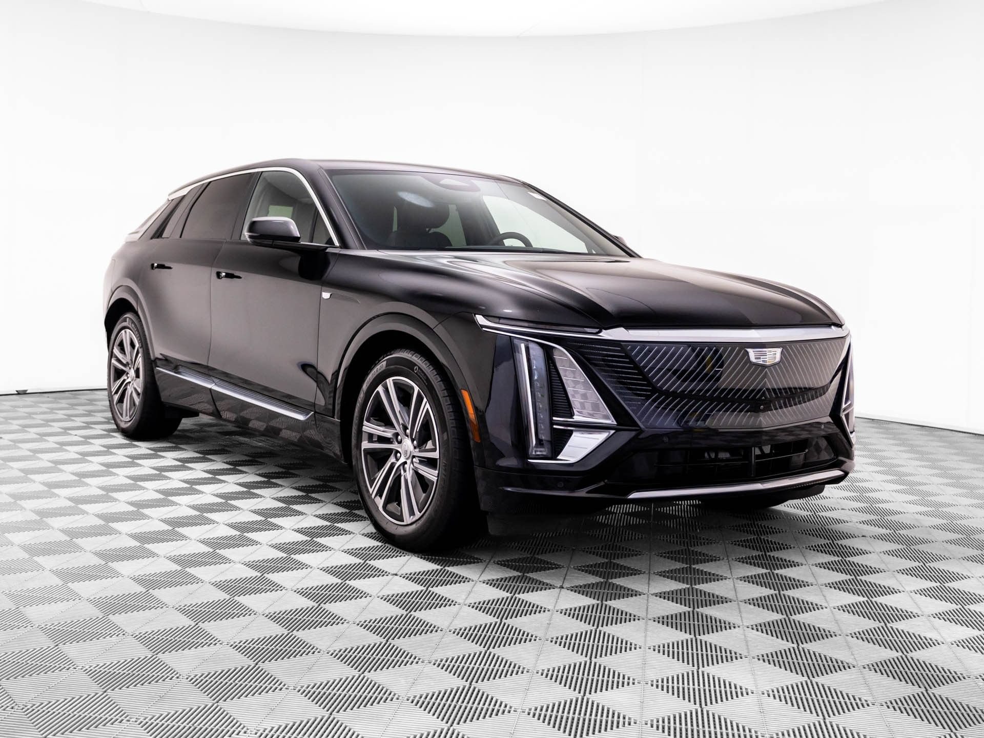 Certified 2024 Cadillac Lyriq Luxury w/ LPO, Floor Liner Package AWD/4WD image 8