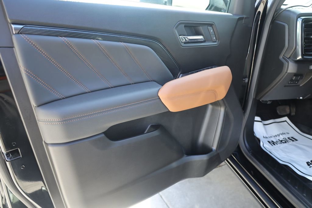Used 2025 GMC Canyon AT4 image 10