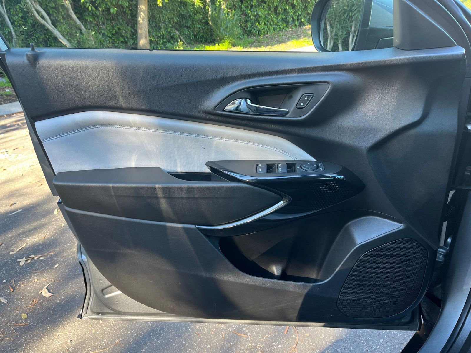 Used 2025 Chevrolet Trax LT image 20