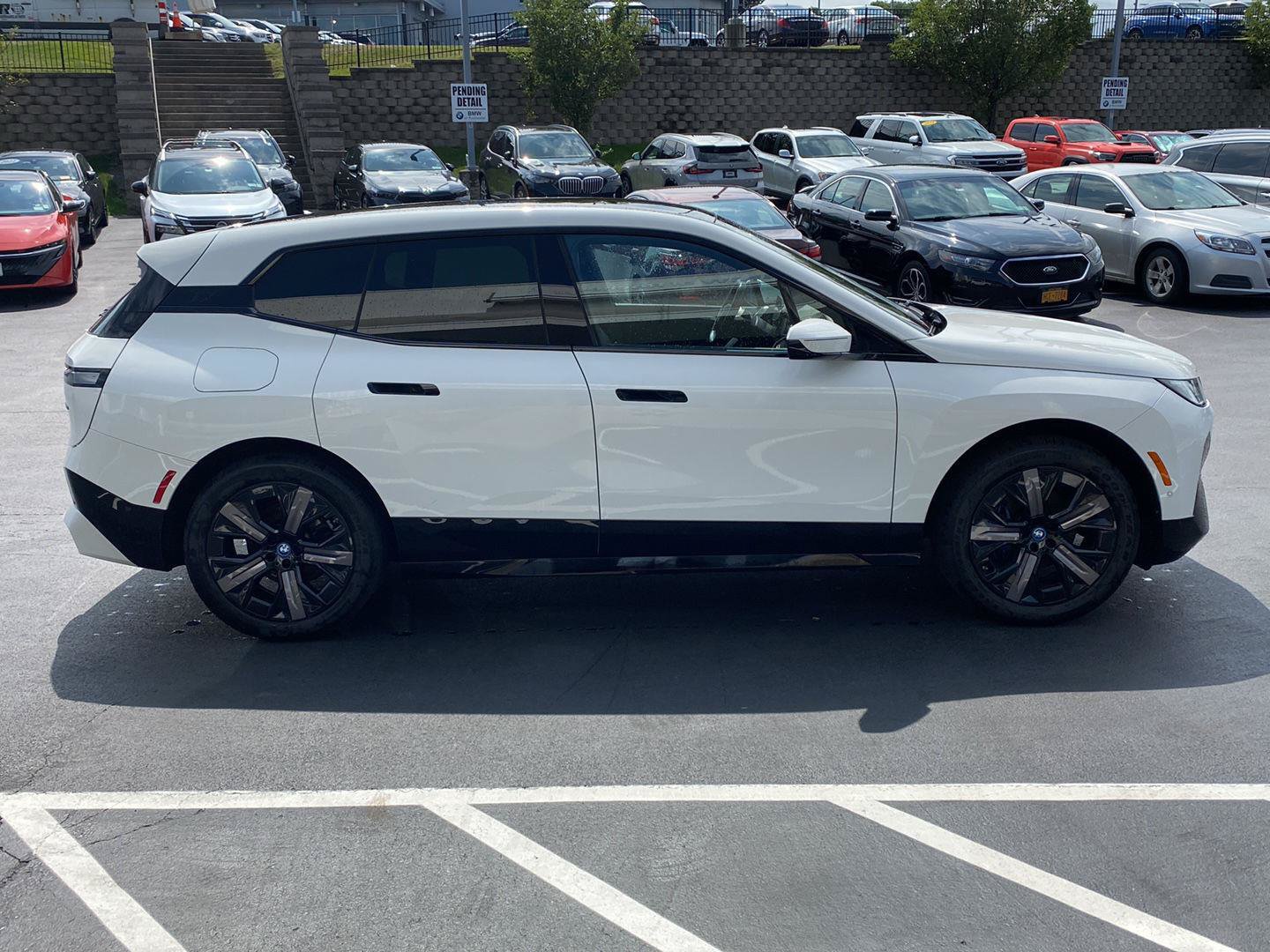 Used 2024 BMW iX xDrive50 w/ Premium Package AWD/4WD image 2