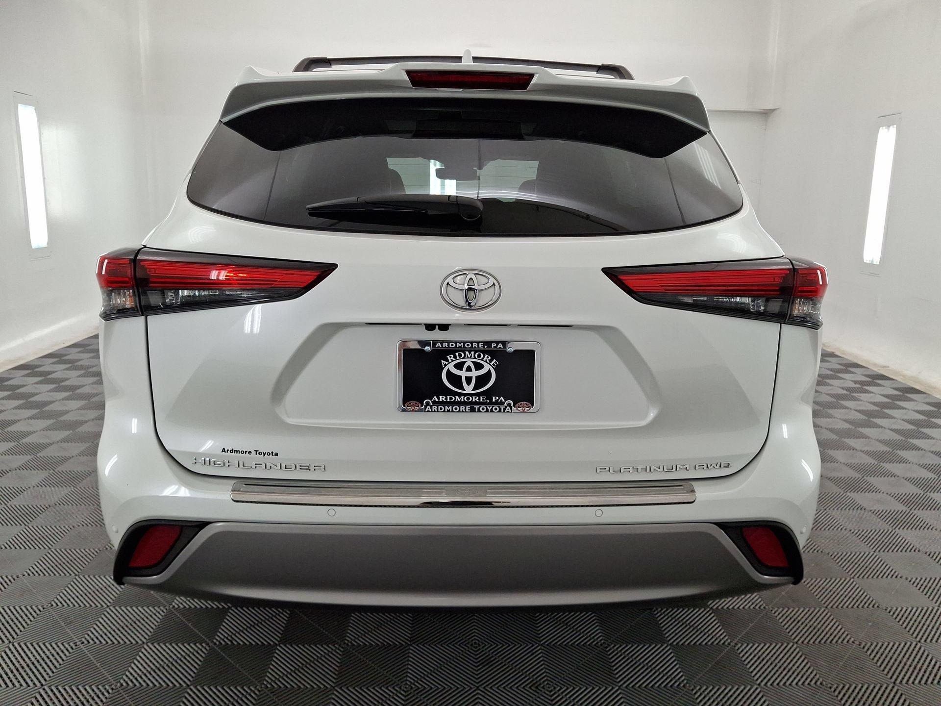 Used 2022 Toyota Highlander Platinum AWD/4WD image 23