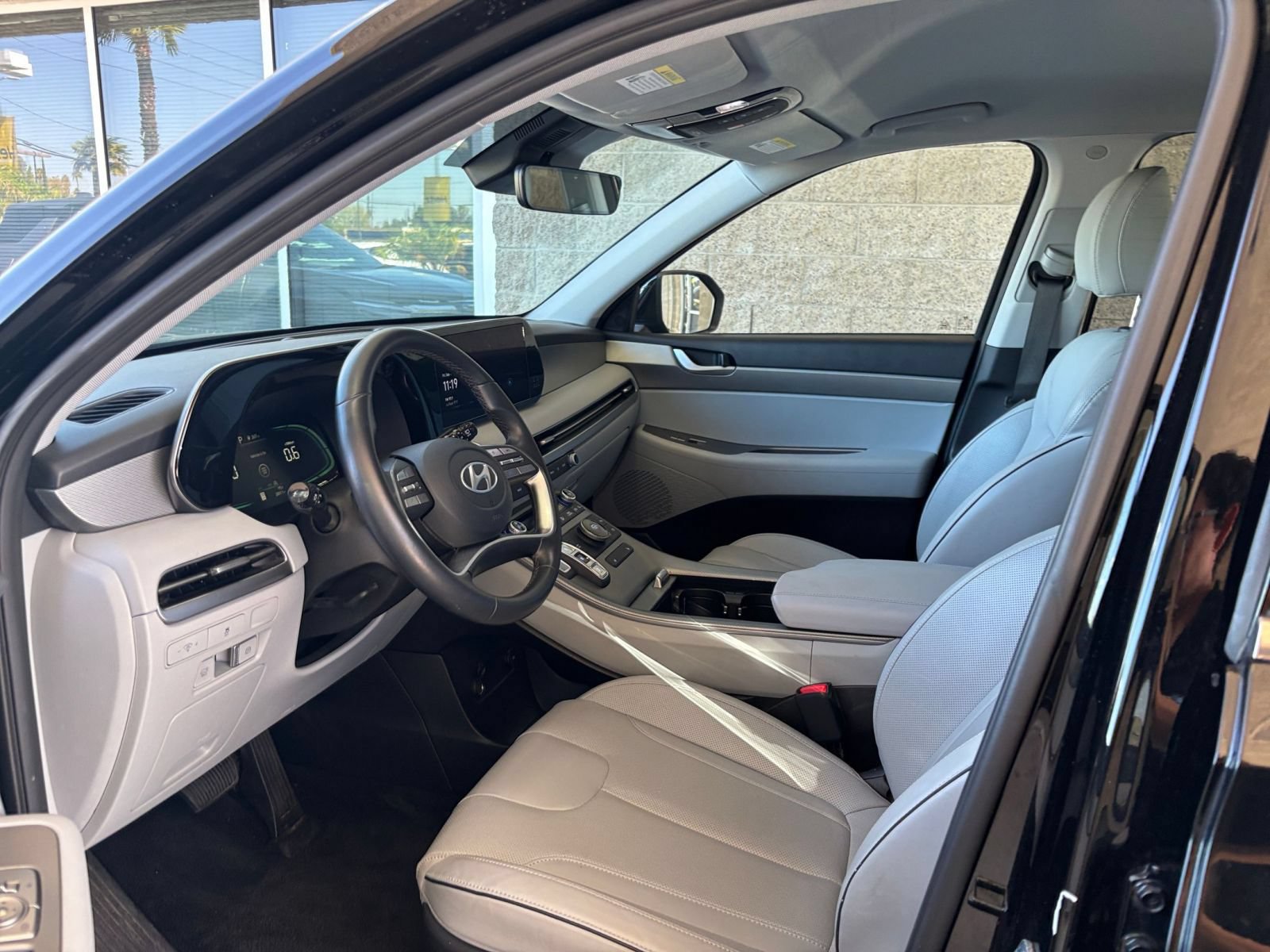 Used 2025 Hyundai Palisade SEL FWD image 28